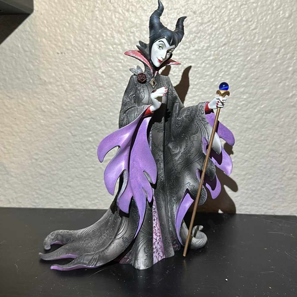 Maleficent couture de force figurine - Disney showcase - sleeping beauty villain